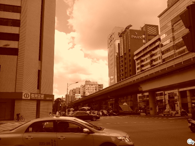 三星Tab 4 7.0 LTE 萬元有找的全頻4G小平板