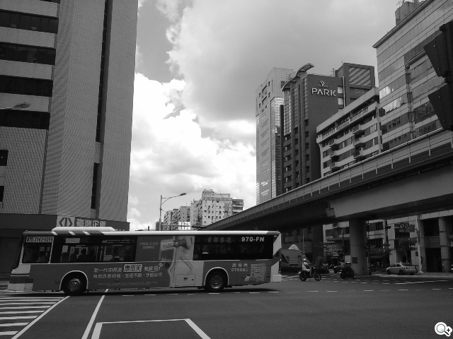 三星Tab 4 7.0 LTE 萬元有找的全頻4G小平板