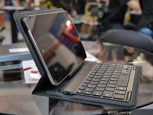 聯想Miix 2與Yoga Tablet 10 HD+應用展首賣 搶先動手玩【2014電腦應用展】