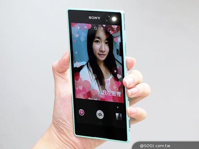 索尼4G全頻自拍手機Xperia C3 玩美彩妝新體驗