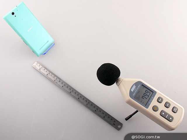 索尼4G全頻自拍手機Xperia C3 玩美彩妝新體驗