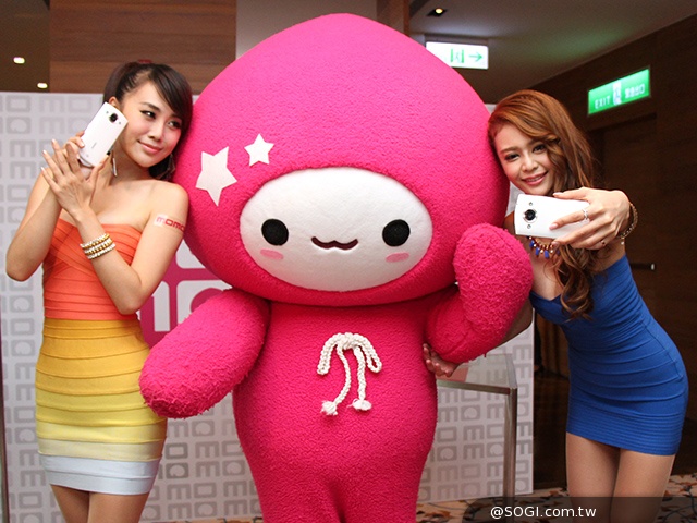 自拍神器美圖2登台 momo首賣 單機11800起