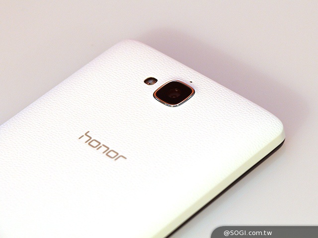 5吋榮耀3C 4G手機登台 單機5490元 8/18開賣