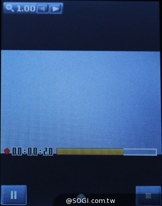 MOBIA M500雙卡摺疊功能機 娛樂、實用兼具 MOBIA M500雙卡摺疊功能機 娛樂、實用兼具