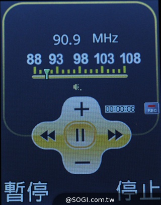 MOBIA M500雙卡摺疊功能機 娛樂、實用兼具 MOBIA M500雙卡摺疊功能機 娛樂、實用兼具