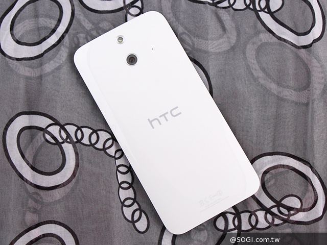 M8塑膠平價款 潮流旗艦HTC One E8實測