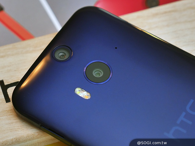 二代蝴蝶機登場！HTC Butterfly 2完整動手玩