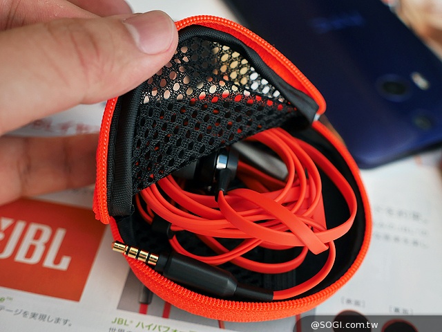 二代蝴蝶機登場！HTC Butterfly 2完整動手玩