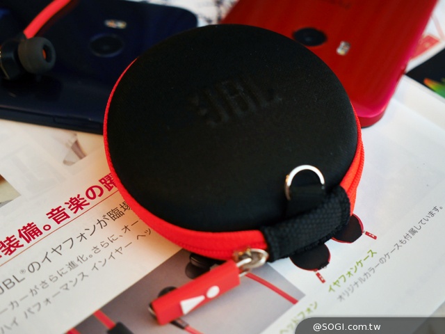 二代蝴蝶機登場！HTC Butterfly 2完整動手玩