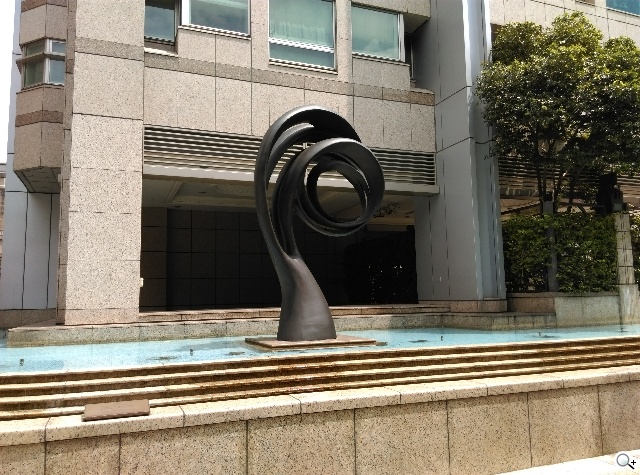 M8塑膠平價款 潮流旗艦HTC One E8實測