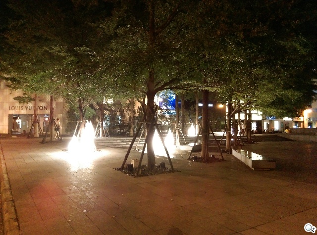 M8塑膠平價款 潮流旗艦HTC One E8實測