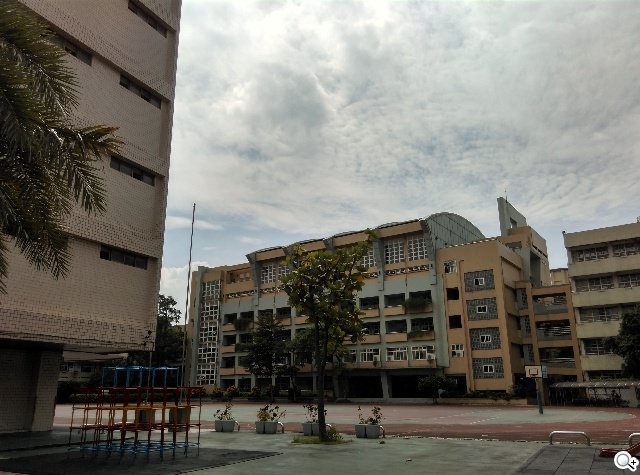 M8塑膠平價款 潮流旗艦HTC One E8實測