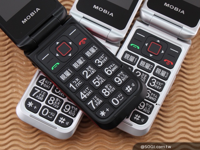 MOBIA M500雙卡摺疊功能機 娛樂、實用兼具 MOBIA M500雙卡摺疊功能機 娛樂、實用兼具