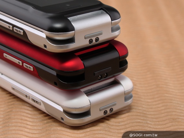 MOBIA M500雙卡摺疊功能機 娛樂、實用兼具 MOBIA M500雙卡摺疊功能機 娛樂、實用兼具