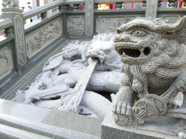 主打夜拍的5吋纖薄4G手機OPPO R3