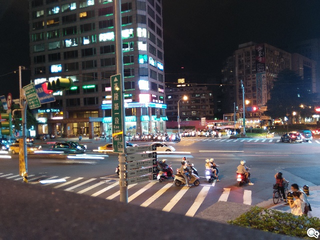 主打夜拍的5吋纖薄4G手機OPPO R3