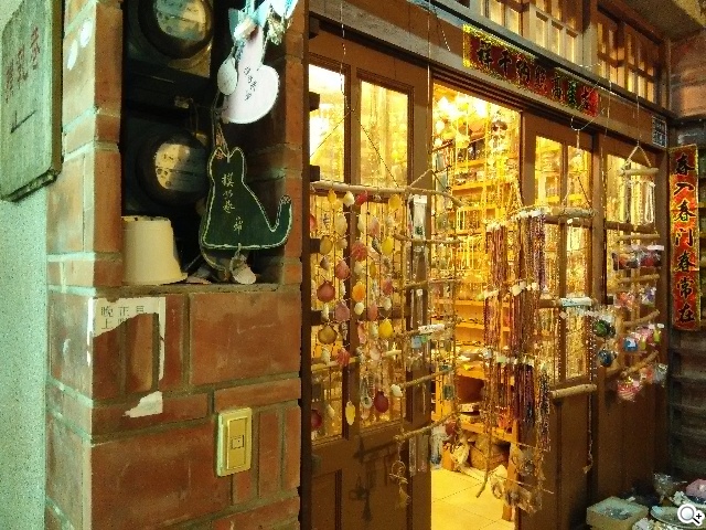 主打夜拍的5吋纖薄4G手機OPPO R3