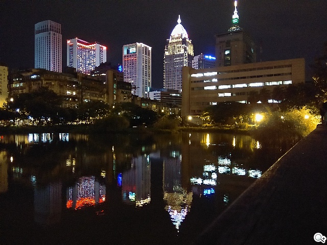 主打夜拍的5吋纖薄4G手機OPPO R3