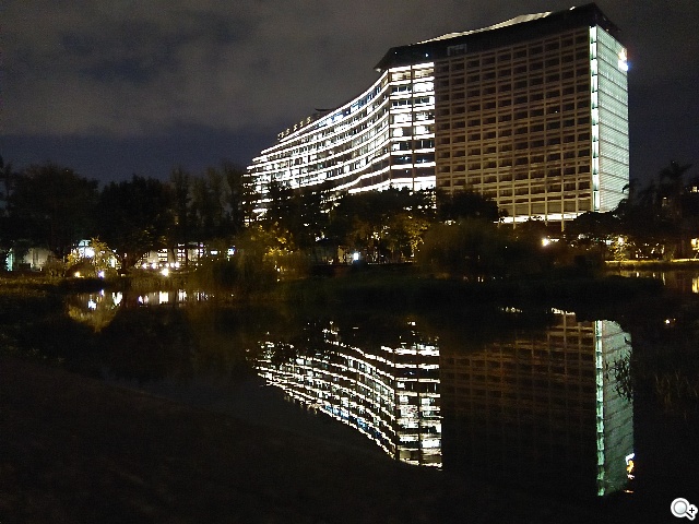 主打夜拍的5吋纖薄4G手機OPPO R3