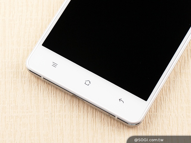 主打夜拍的5吋纖薄4G手機OPPO R3