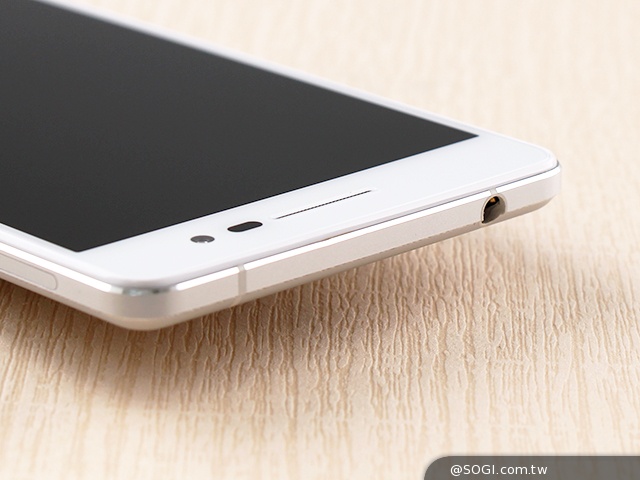 主打夜拍的5吋纖薄4G手機OPPO R3