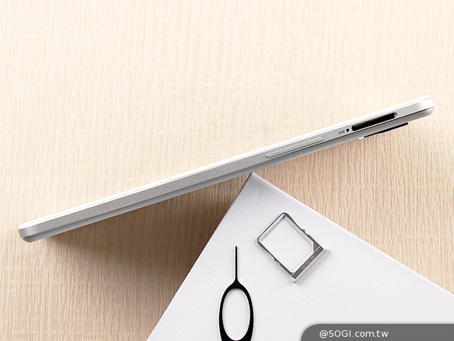 主打夜拍的5吋纖薄4G手機OPPO R3