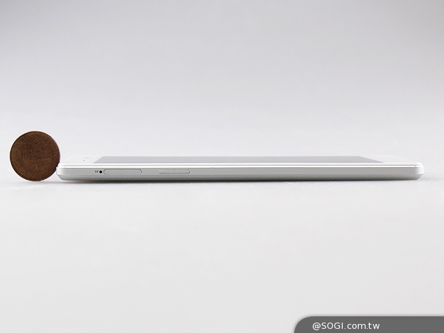 主打夜拍的5吋纖薄4G手機OPPO R3