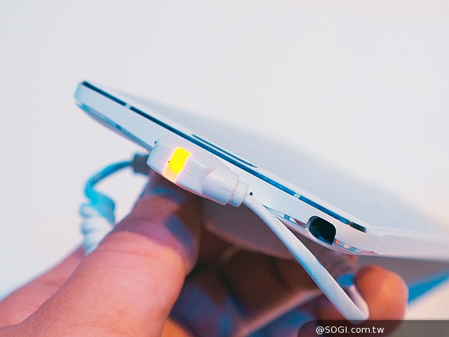 搶先動手玩!SAMSUNG GALAXY Note 4新旗艦報到【IFA 2014】 搶先動手玩!SAMSUNG GALAXY Note 4新旗艦報到【IFA 2014】