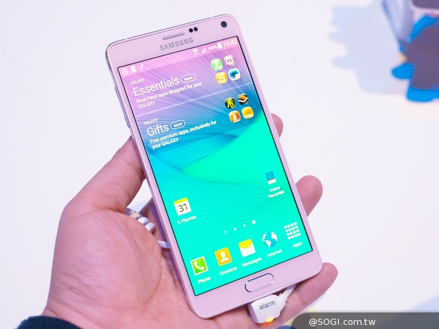 搶先動手玩!SAMSUNG GALAXY Note 4新旗艦報到【IFA 2014】 搶先動手玩!SAMSUNG GALAXY Note 4新旗艦報到【IFA 2014】