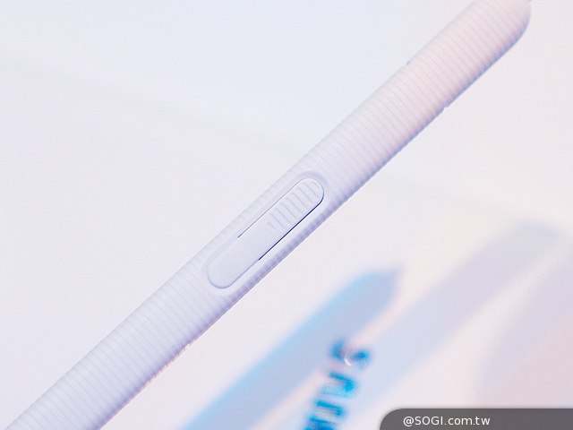 搶先動手玩!SAMSUNG GALAXY Note 4新旗艦報到【IFA 2014】 搶先動手玩!SAMSUNG GALAXY Note 4新旗艦報到【IFA 2014】