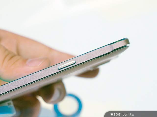 搶先動手玩!SAMSUNG GALAXY Note 4新旗艦報到【IFA 2014】 搶先動手玩!SAMSUNG GALAXY Note 4新旗艦報到【IFA 2014】