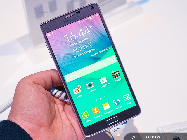 搶先動手玩!SAMSUNG GALAXY Note 4新旗艦報到【IFA 2014】 搶先動手玩!SAMSUNG GALAXY Note 4新旗艦報到【IFA 2014】