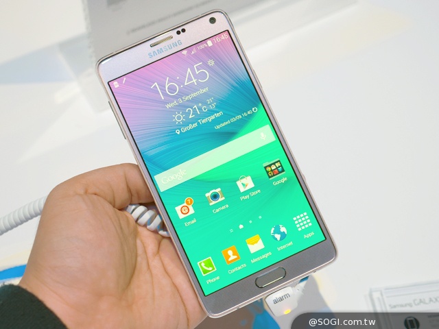 搶先動手玩!SAMSUNG GALAXY Note 4新旗艦報到【IFA 2014】 搶先動手玩!SAMSUNG GALAXY Note 4新旗艦報到【IFA 2014】