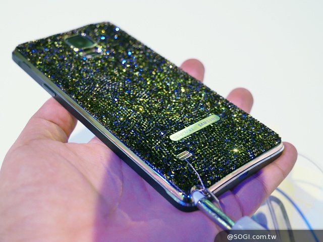 搶先動手玩!SAMSUNG GALAXY Note 4新旗艦報到【IFA 2014】 搶先動手玩!SAMSUNG GALAXY Note 4新旗艦報到【IFA 2014】