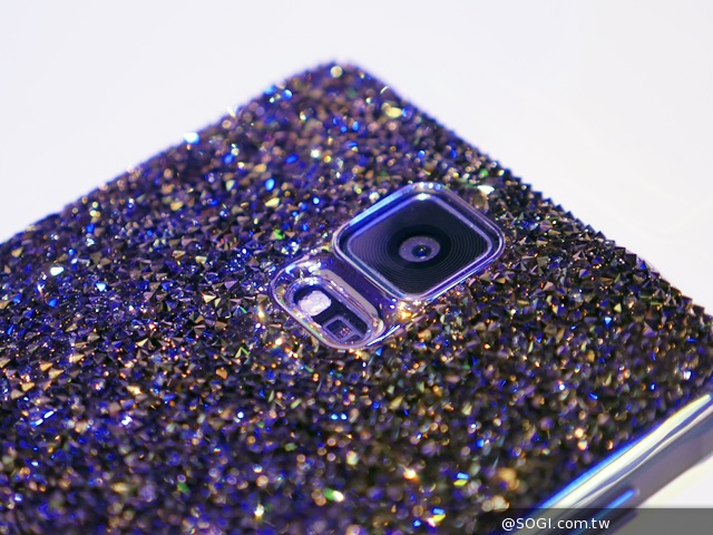 搶先動手玩!SAMSUNG GALAXY Note 4新旗艦報到【IFA 2014】 搶先動手玩!SAMSUNG GALAXY Note 4新旗艦報到【IFA 2014】