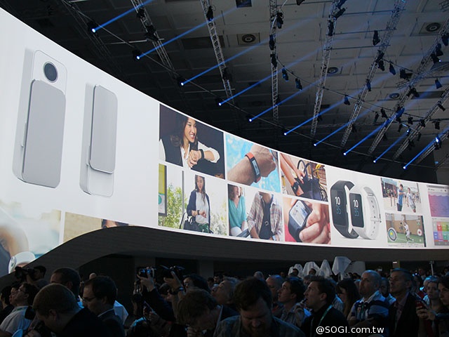 索尼SmartWatch 3、SmartBand Talk穿戴新品亮相【IFA 2014】
