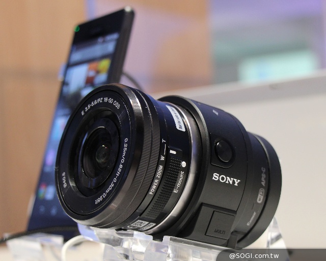 Sony QX系列再進化 推QX1、QX30外接鏡頭【IFA 2014】 Sony QX系列再進化 推QX1、QX30外接鏡頭【IFA 2014】