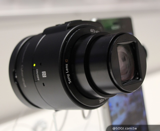 Sony QX系列再進化 推QX1、QX30外接鏡頭【IFA 2014】 Sony QX系列再進化 推QX1、QX30外接鏡頭【IFA 2014】