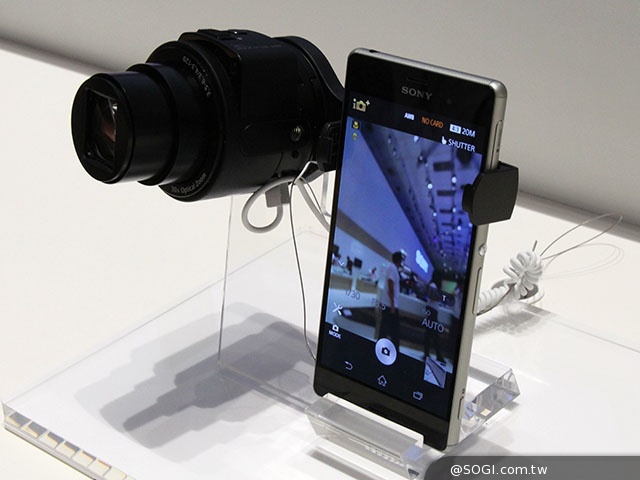 Sony QX系列再進化 推QX1、QX30外接鏡頭【IFA 2014】 Sony QX系列再進化 推QX1、QX30外接鏡頭【IFA 2014】