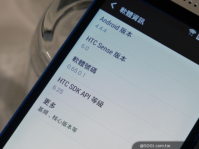 首款8核64bit手機 HTC Desire 820動手玩【IFA 2014】 首款8核64bit手機 HTC Desire 820動手玩【IFA 2014】
