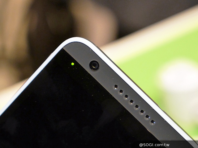 首款8核64bit手機 HTC Desire 820動手玩【IFA 2014】 首款8核64bit手機 HTC Desire 820動手玩【IFA 2014】