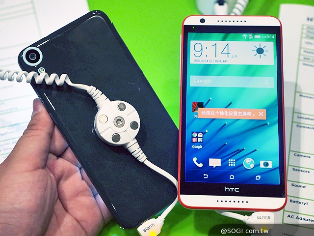 首款8核64bit手機 HTC Desire 820動手玩【IFA 2014】 首款8核64bit手機 HTC Desire 820動手玩【IFA 2014】