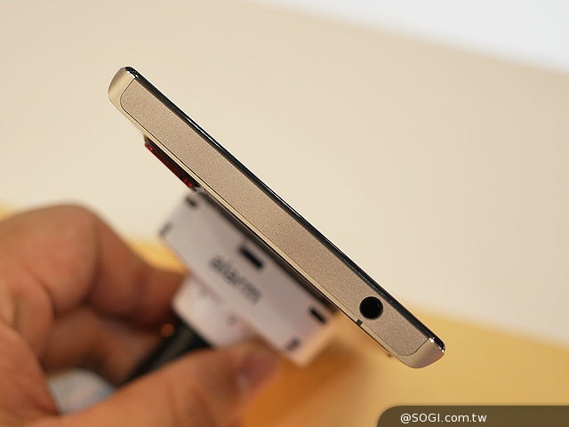 聯想旗艦Vibe Z2 Pro與中階Vibe Z2、X2動手玩【IFA 2014】 聯想旗艦Vibe Z2 Pro與中階Vibe Z2、X2動手玩【IFA 2014】