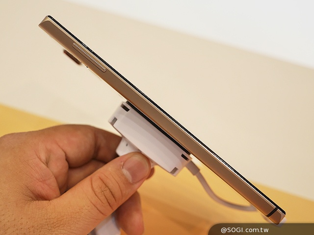 聯想旗艦Vibe Z2 Pro與中階Vibe Z2、X2動手玩【IFA 2014】 聯想旗艦Vibe Z2 Pro與中階Vibe Z2、X2動手玩【IFA 2014】