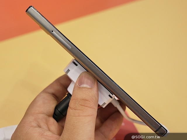 聯想旗艦Vibe Z2 Pro與中階Vibe Z2、X2動手玩【IFA 2014】 聯想旗艦Vibe Z2 Pro與中階Vibe Z2、X2動手玩【IFA 2014】