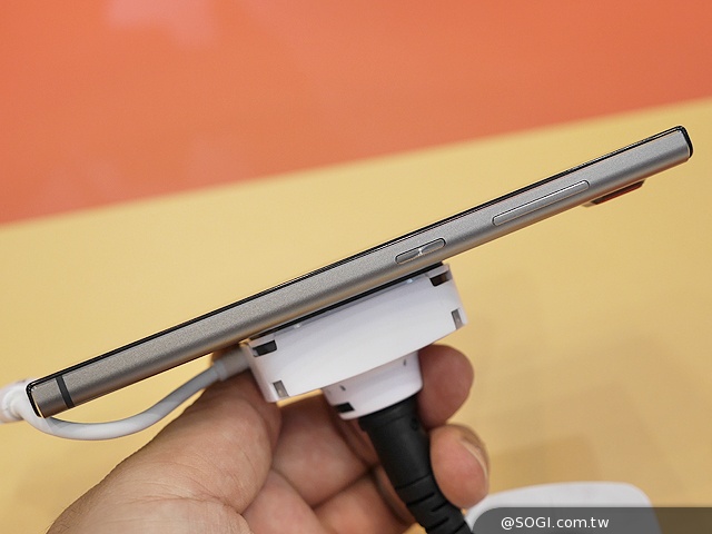 聯想旗艦Vibe Z2 Pro與中階Vibe Z2、X2動手玩【IFA 2014】 聯想旗艦Vibe Z2 Pro與中階Vibe Z2、X2動手玩【IFA 2014】