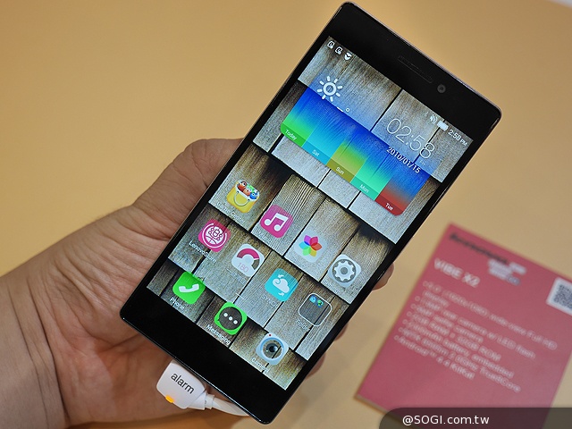 聯想旗艦Vibe Z2 Pro與中階Vibe Z2、X2動手玩【IFA 2014】 聯想旗艦Vibe Z2 Pro與中階Vibe Z2、X2動手玩【IFA 2014】