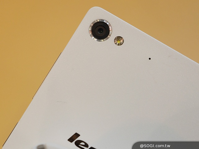 聯想旗艦Vibe Z2 Pro與中階Vibe Z2、X2動手玩【IFA 2014】 聯想旗艦Vibe Z2 Pro與中階Vibe Z2、X2動手玩【IFA 2014】