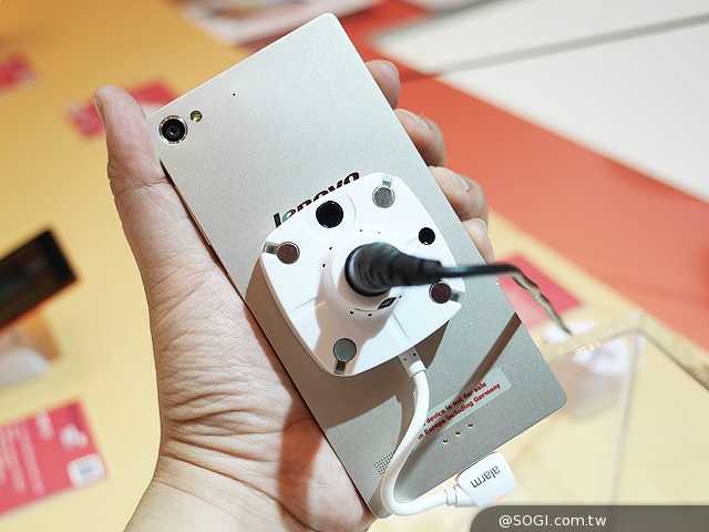 聯想旗艦Vibe Z2 Pro與中階Vibe Z2、X2動手玩【IFA 2014】 聯想旗艦Vibe Z2 Pro與中階Vibe Z2、X2動手玩【IFA 2014】