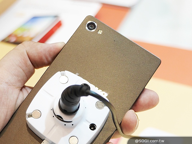 聯想旗艦Vibe Z2 Pro與中階Vibe Z2、X2動手玩【IFA 2014】 聯想旗艦Vibe Z2 Pro與中階Vibe Z2、X2動手玩【IFA 2014】